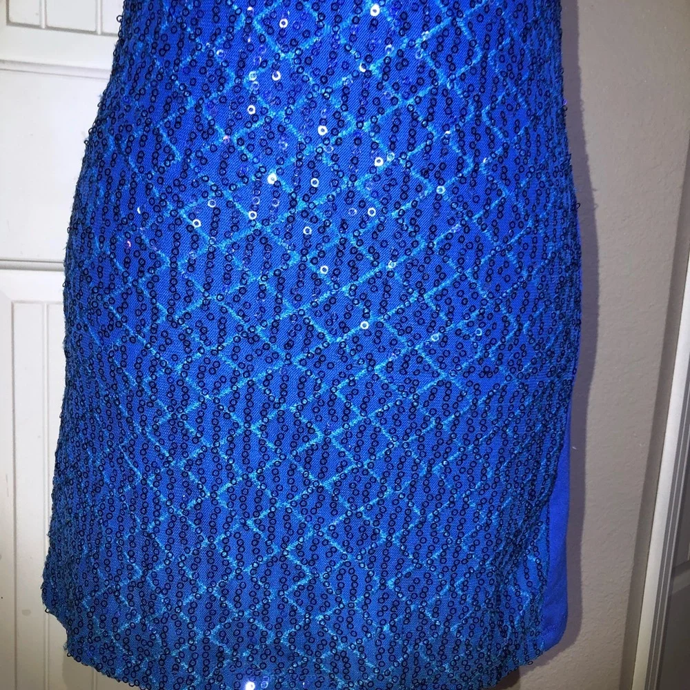 BKE Vibrant Blue Sequin Tank Top - Picture 10 of 11